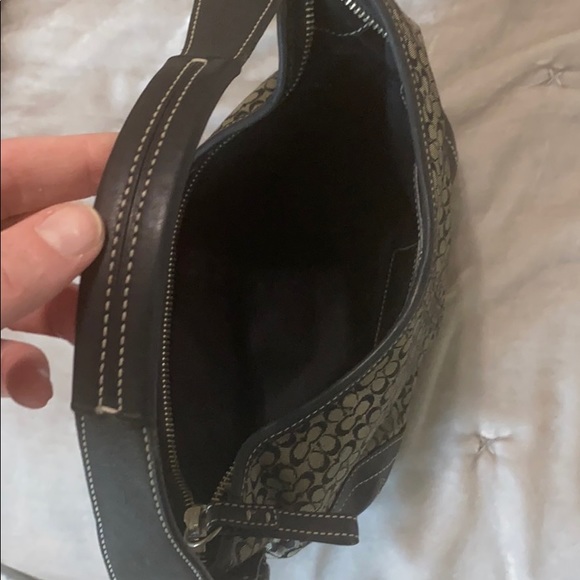 Small Monogrammed Coach Shoulder Bag. - Picture 7 of 7